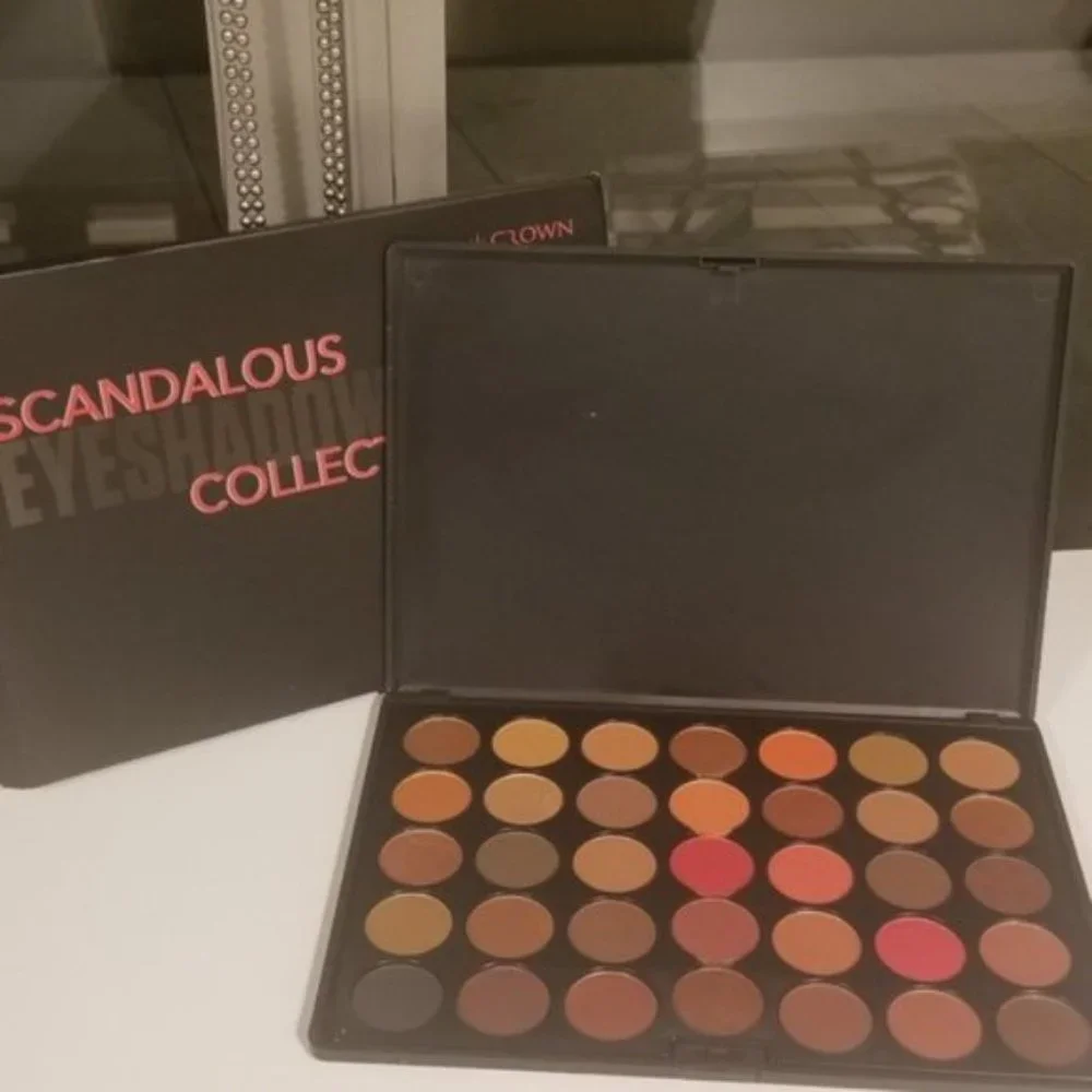 Crowne 35 Color Scandalous Eyeshadow Collection- NIB